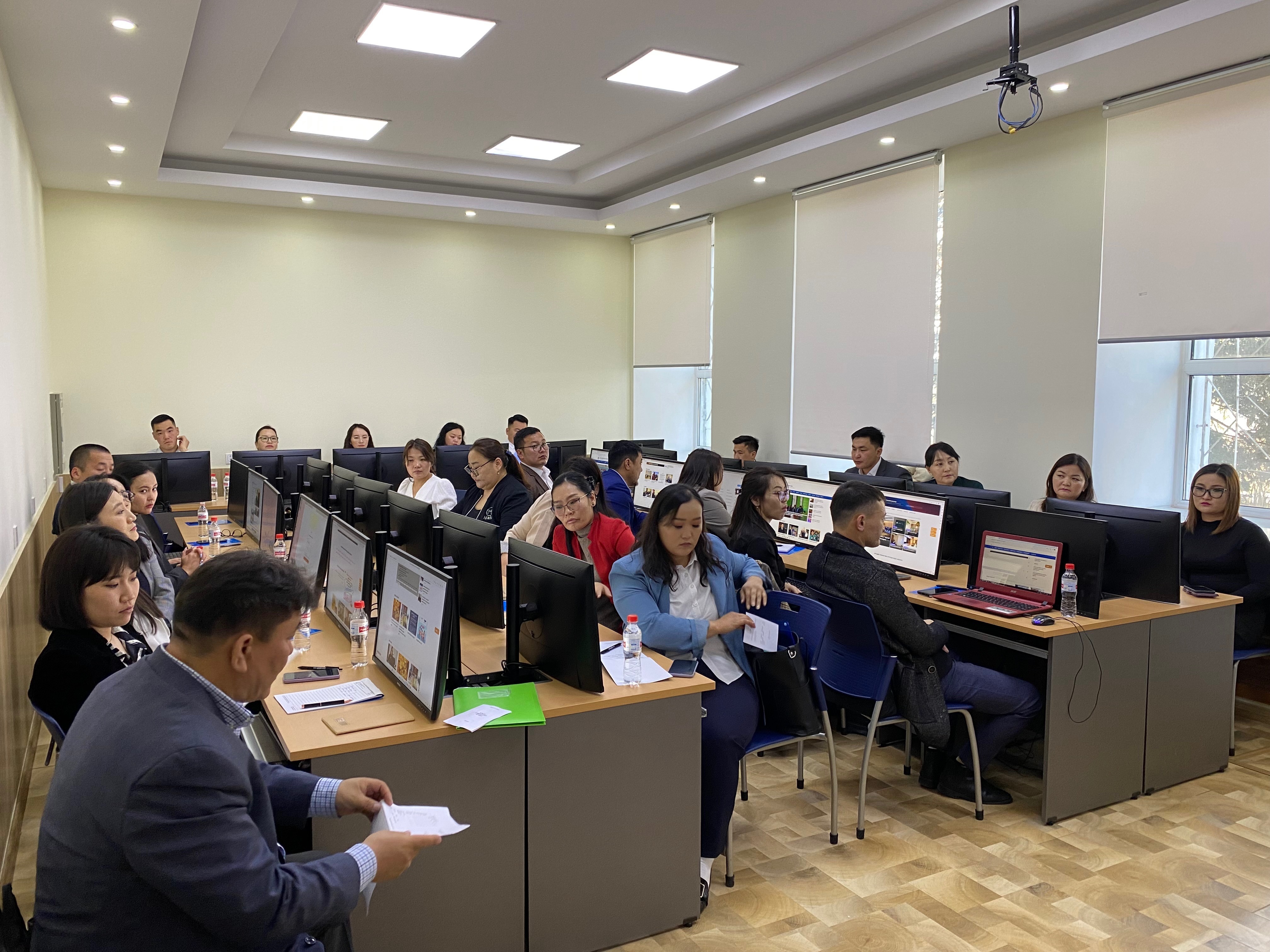 “KHURAL.MN ЦАХИМ ХУУДАСНЫ ХӨГЖҮҮЛЭЛТ”-ИЙН СУРГАЛТ БОЛЖ БАЙНА.